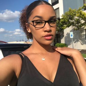 Meet your Posher, Octavia